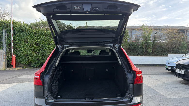 Volvo Xc60 2.0 B5P [250] Inscription Pro 5dr AWD Geartronic Petrol Estate